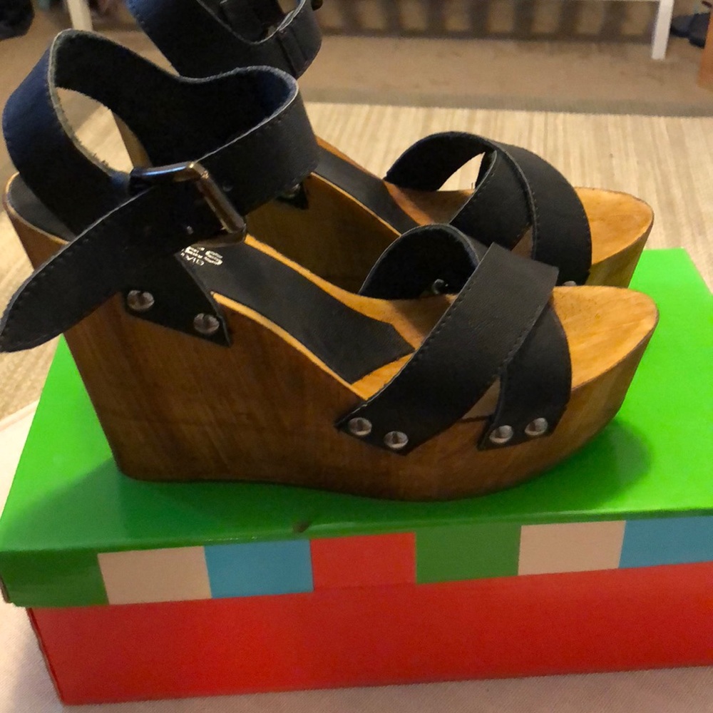 Wedges - Picture 2 of 2